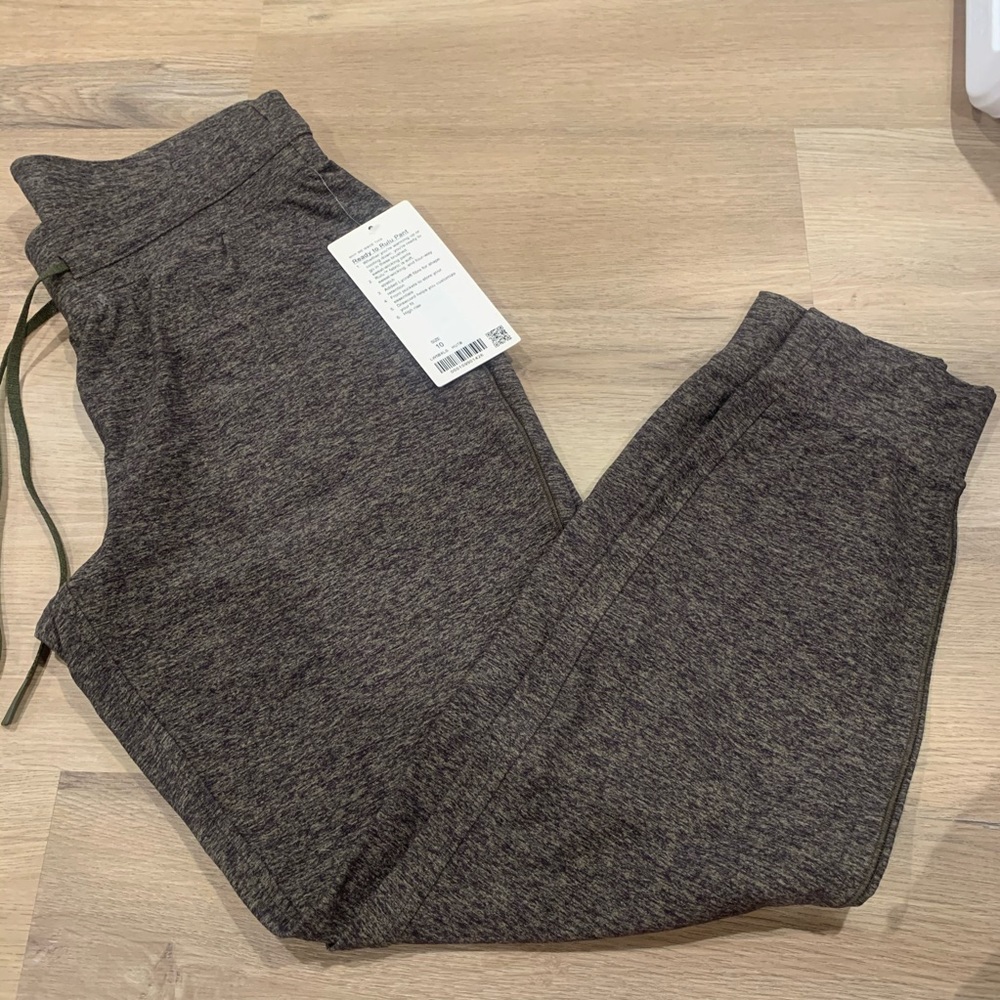 🍋 NWT* Lululemon Ready to Rulu Joggers